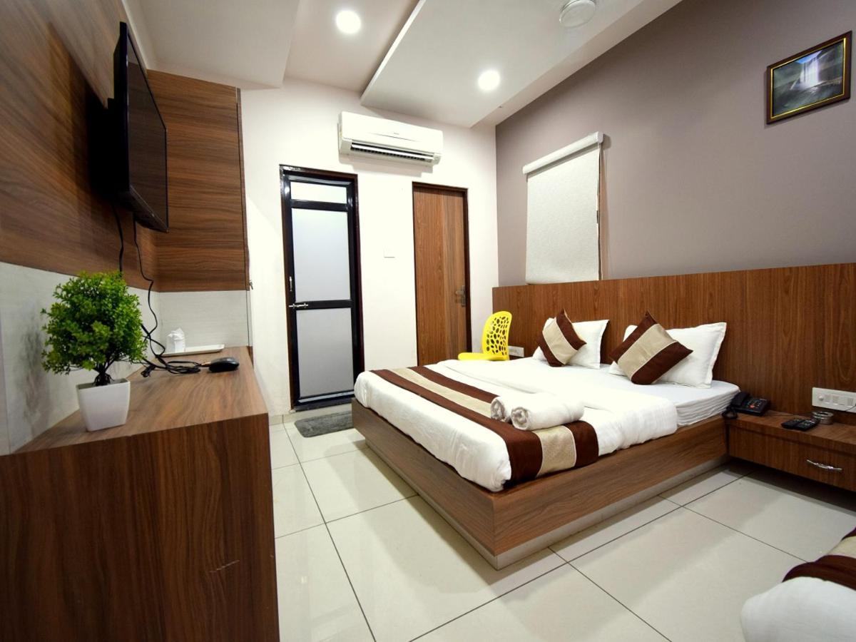 Hotel Embassy Kalol المظهر الخارجي الصورة