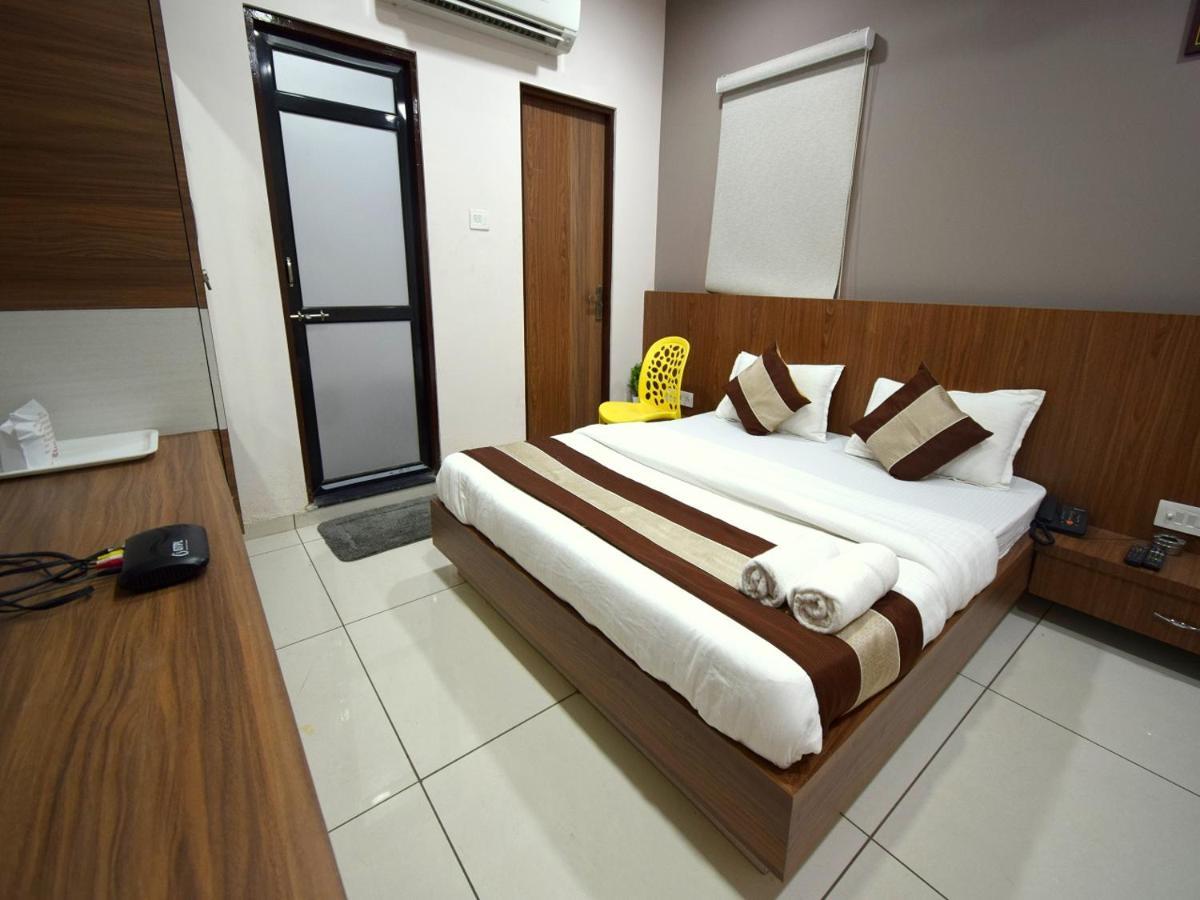 Hotel Embassy Kalol المظهر الخارجي الصورة